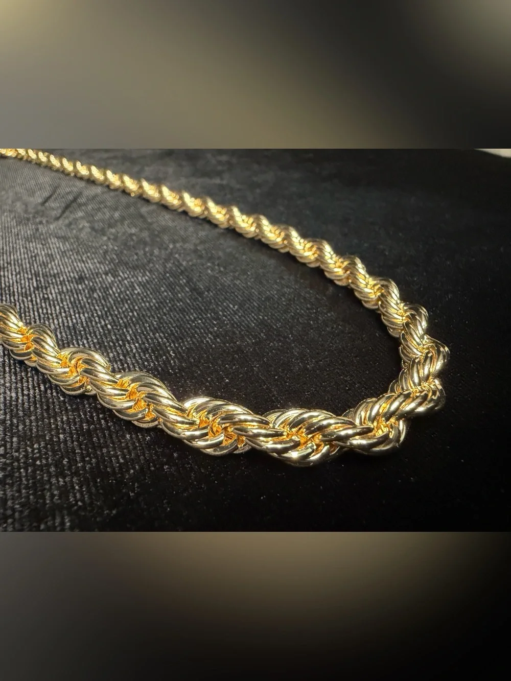 24in 8MM Rope Chain 14K Premium Finish Beautiful Stand Out Piece. Brand new.